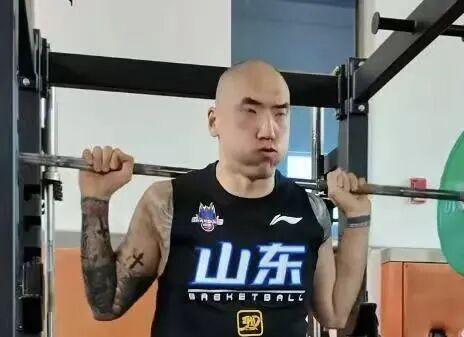 阿斯：杜兰将转会至加拉塔萨雷，加盟前他需签约纪律约束条款'>
                                        </a>
                                      </li> <li class='hiSlider-item td-dynamic-news-card'>
                                        <a href=